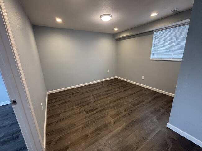 Building Photo - 4042 Powder View Cir
