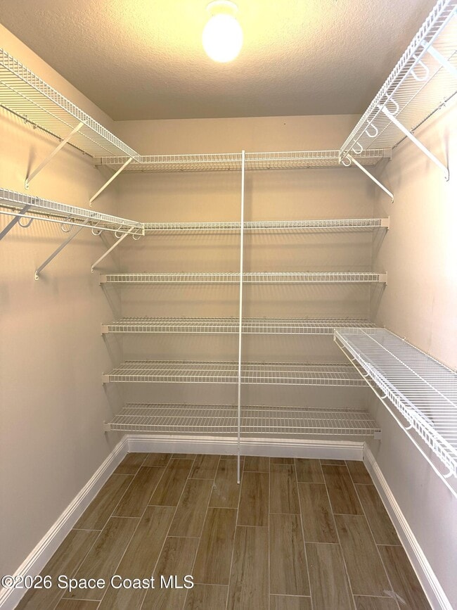 Building Photo - 320 Jennifer Dr