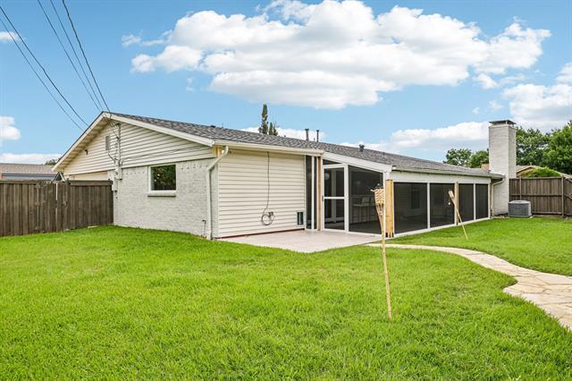 Building Photo - 6646 Town Bluff Dr