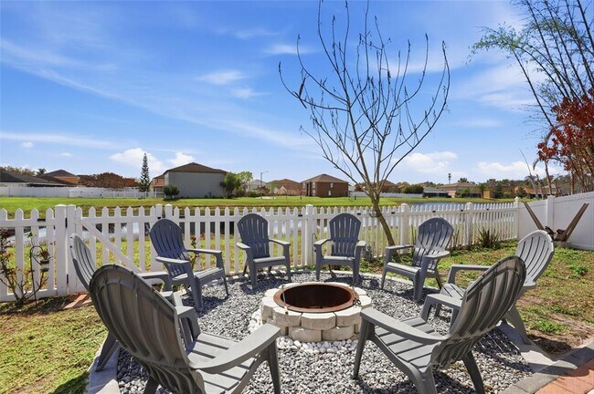 Building Photo - 10608 Laxton St