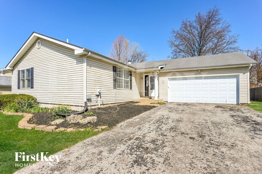 Building Photo - 4231 River Oaks Dr