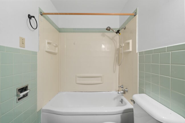 Building Photo - 11 S Church St