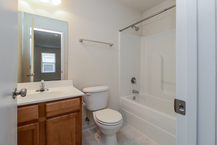 Building Photo - 138 Wethersfield Dr