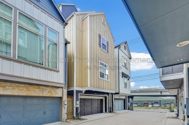 Building Photo - 720 N Shepherd Dr