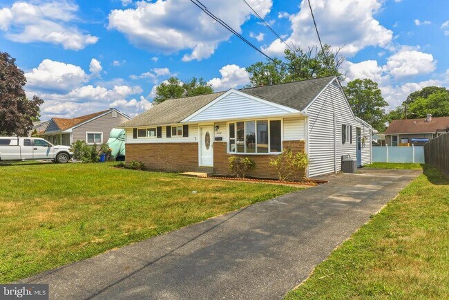 Building Photo - 1037 Monmouth Rd