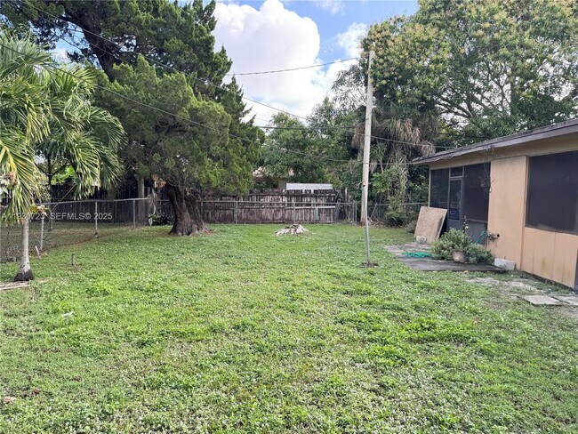 Building Photo - 5615 NW 14th St