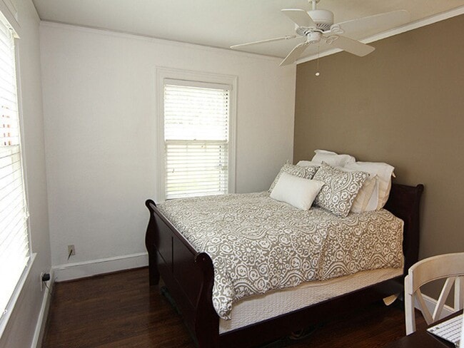 Building Photo - Adorable, Renovated Bungalow with Huge Yar...