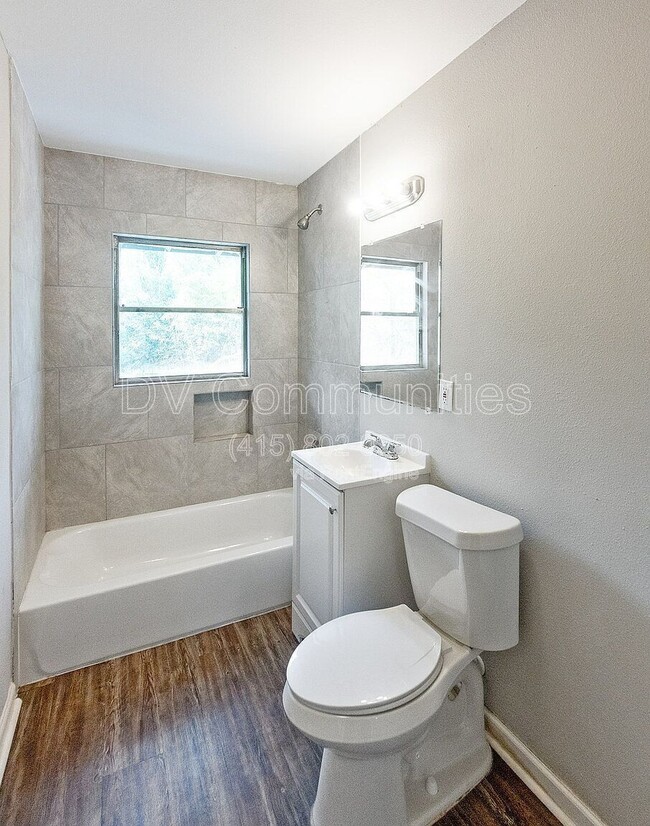 Building Photo - 6838 Crestridge St