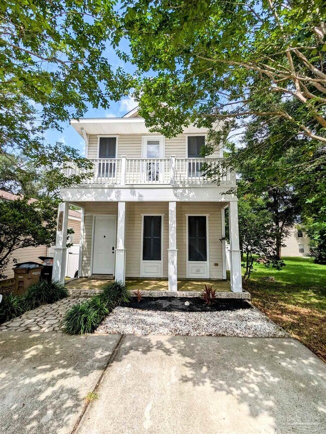 Primary Photo - 811 N Tarragona St