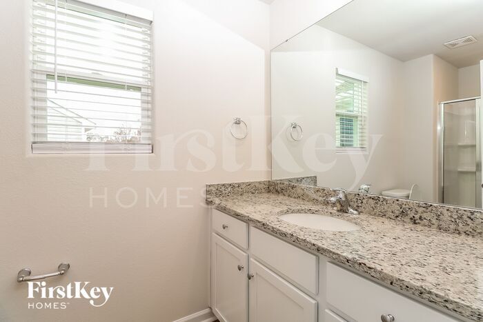 Building Photo - 3040 Cres Lk Ln