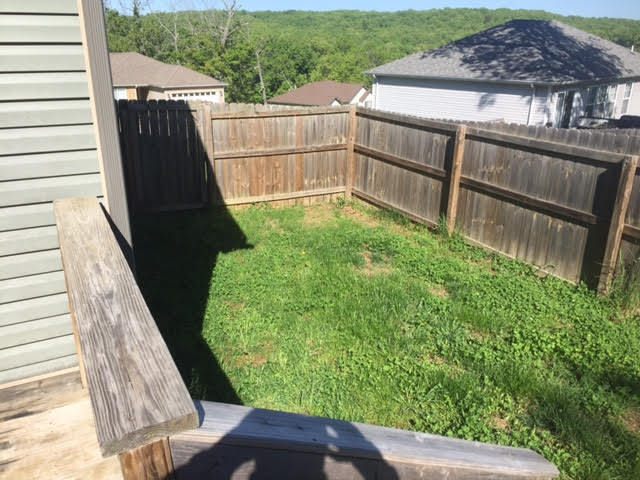 Building Photo - 3 bed 2 bath home with Fenced in backyard!