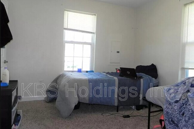 Building Photo - 5944 Bartee St