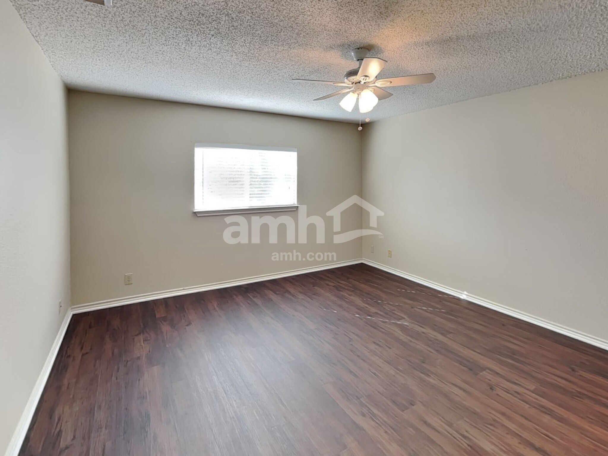 Building Photo - 9307 Sunlit Pt