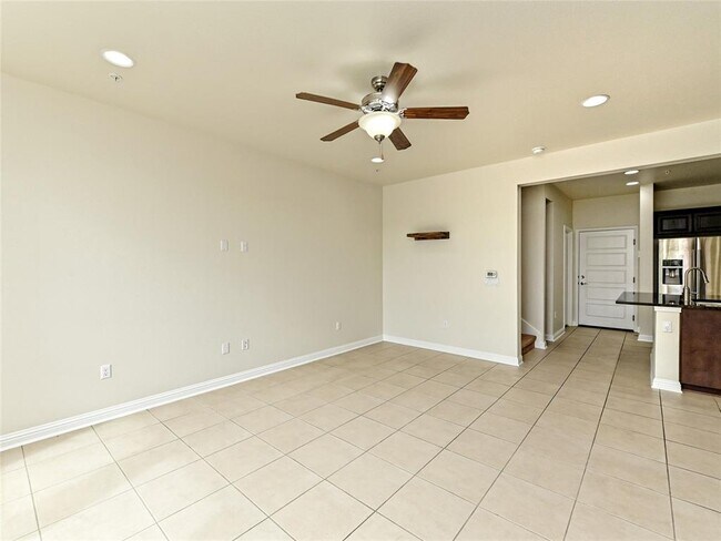 Building Photo - 6814 E Riverside Dr