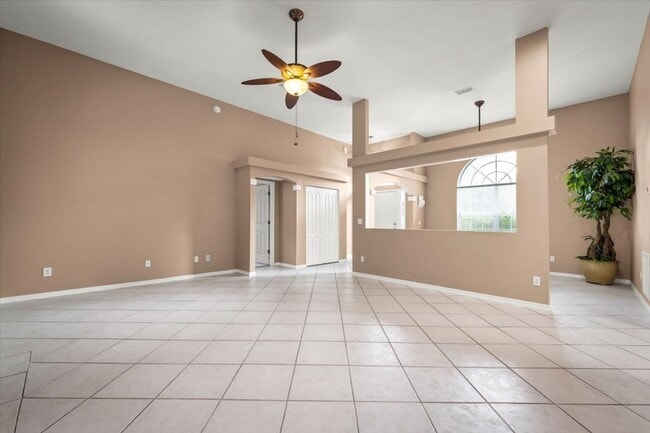 Building Photo - Beautiful 4BR Home with Fireplace, Screene...