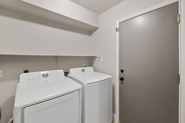 Building Photo - 12761 Council Bluff Dr