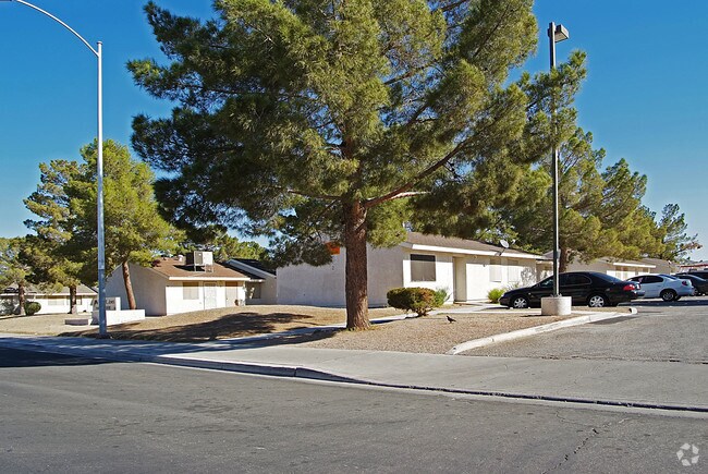 Primary Photo - Jones Gardens