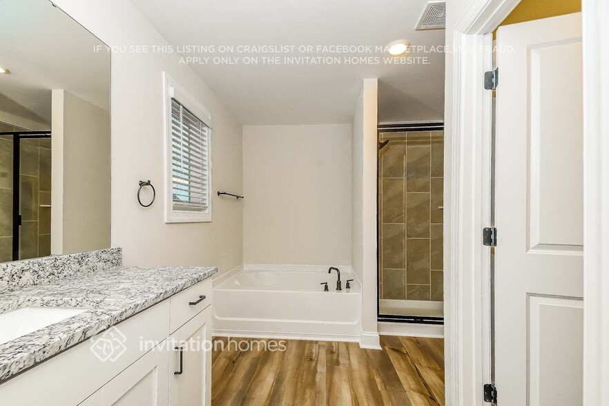 Building Photo - 406 Azalea Gaze Dr