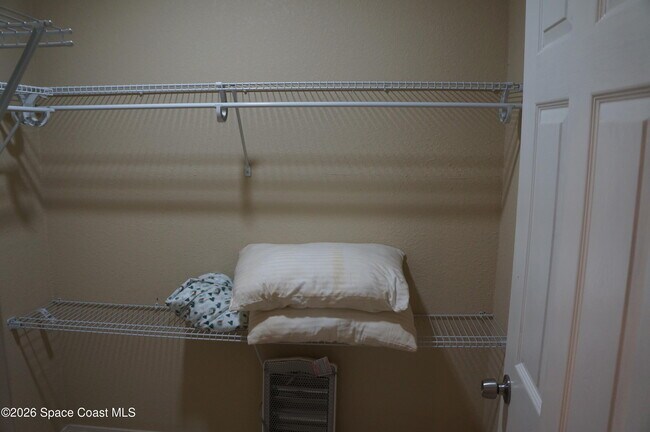 Building Photo - 483 Church St