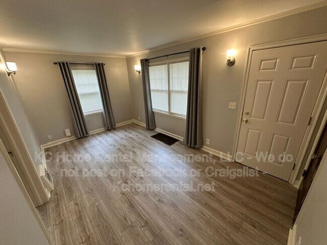 Building Photo - 6111 Raytown Rd