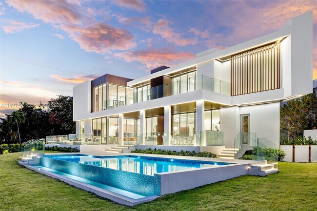 Building Photo - 503 Palm Dr