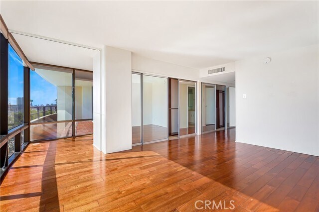 Building Photo - 4335 Marina City Dr