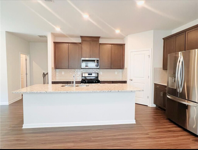 Kitchen - 5562 Plain Field Ln