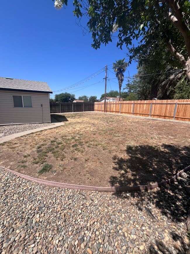 Building Photo - BEAUTIFUL 3 BEDROOM HOME IN ELVERTA!!