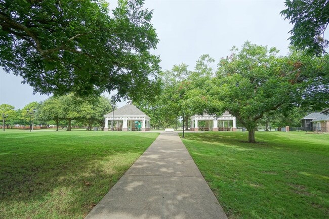 Building Photo - 5602 Whisper Ridge Dr