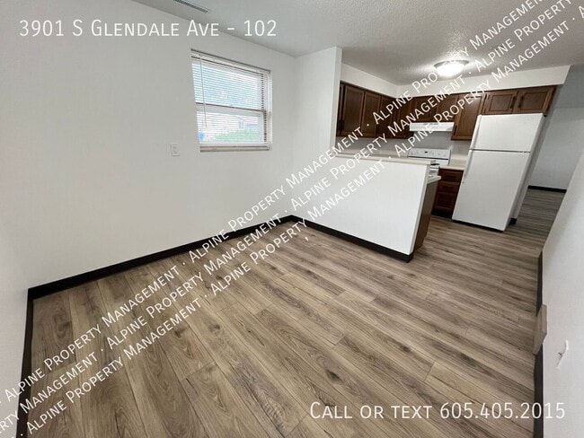 Building Photo - 3901 S Glendale Ave