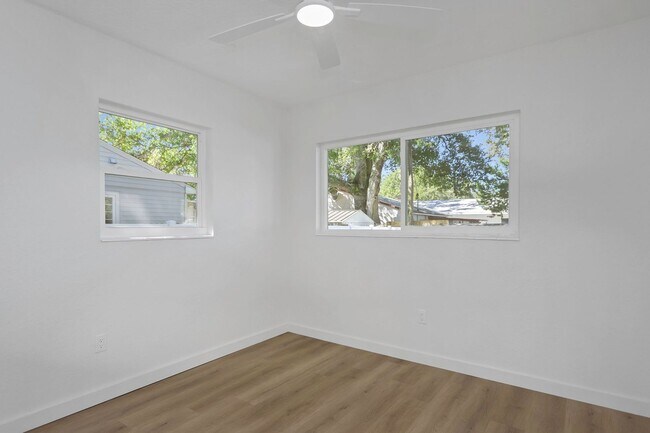 Building Photo - 2710 Boca Ciega Dr N