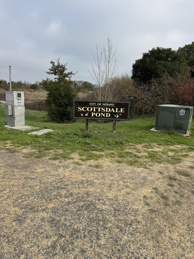 Building Photo - 33 Lakeview Ct