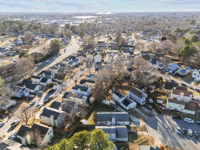 Building Photo - 1012 Danbury Cir