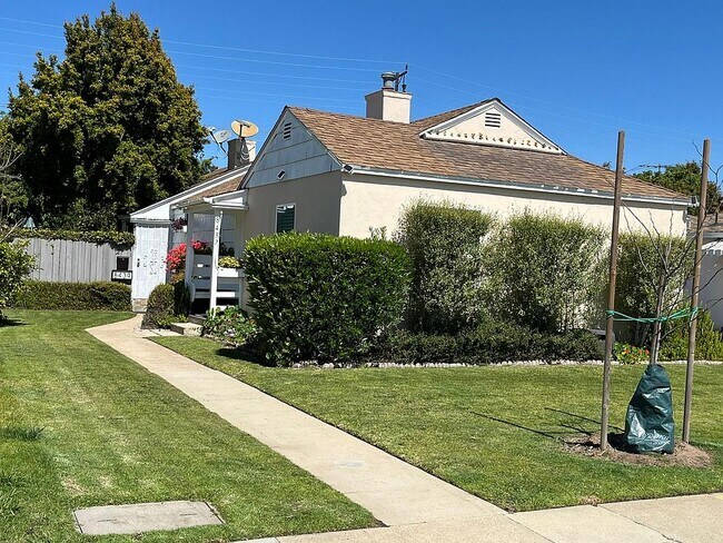 Building Photo - 8437 Kittyhawk Ave