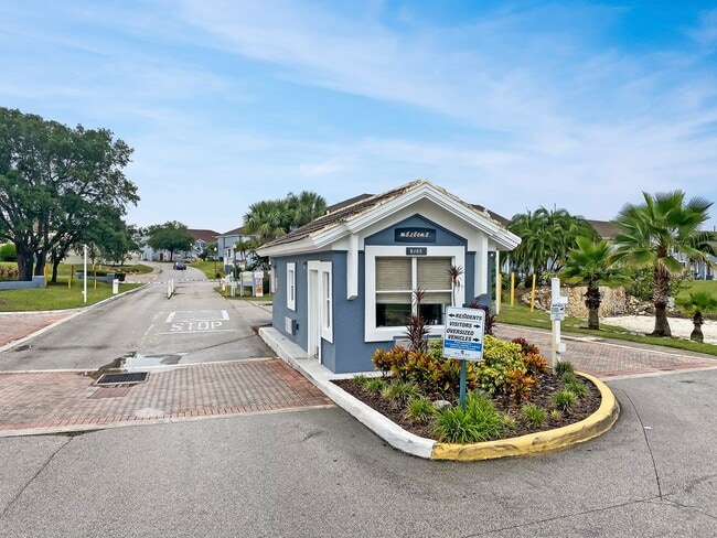 Building Photo - Studio in Davenport now available!