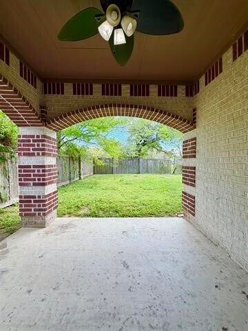 Building Photo - 116 Sycamore St