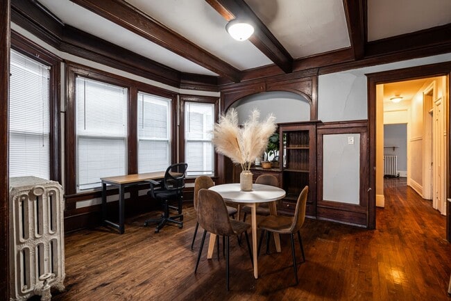 Building Photo - 2943 N Maryland Ave