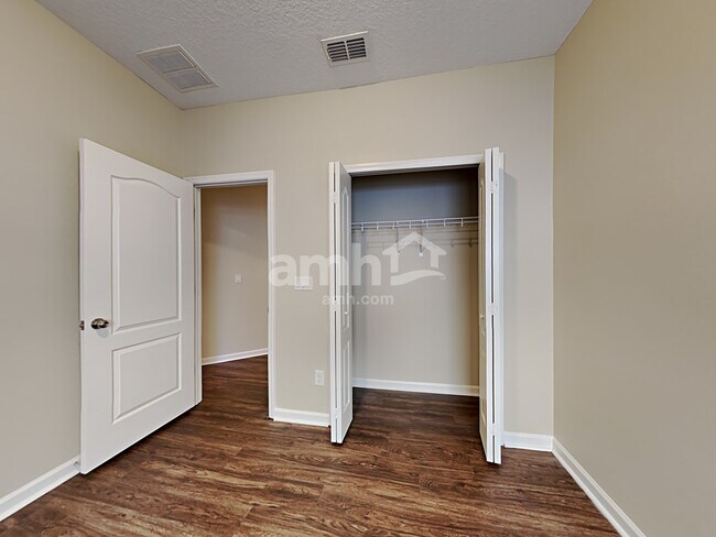 Building Photo - 795 Mosswood Chase