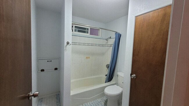 Building Photo - Spacious 5 Bedroom 3 Bath Duplex House w/ 2 car Garage and Gated Driveway in Mililani