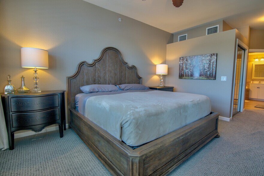 Building Photo - 8771 Coastline Ct