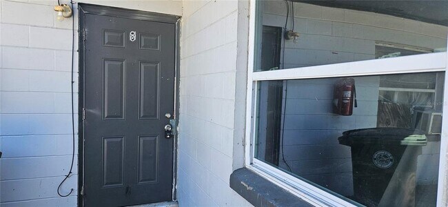 Primary Photo - 424 N Charles St
