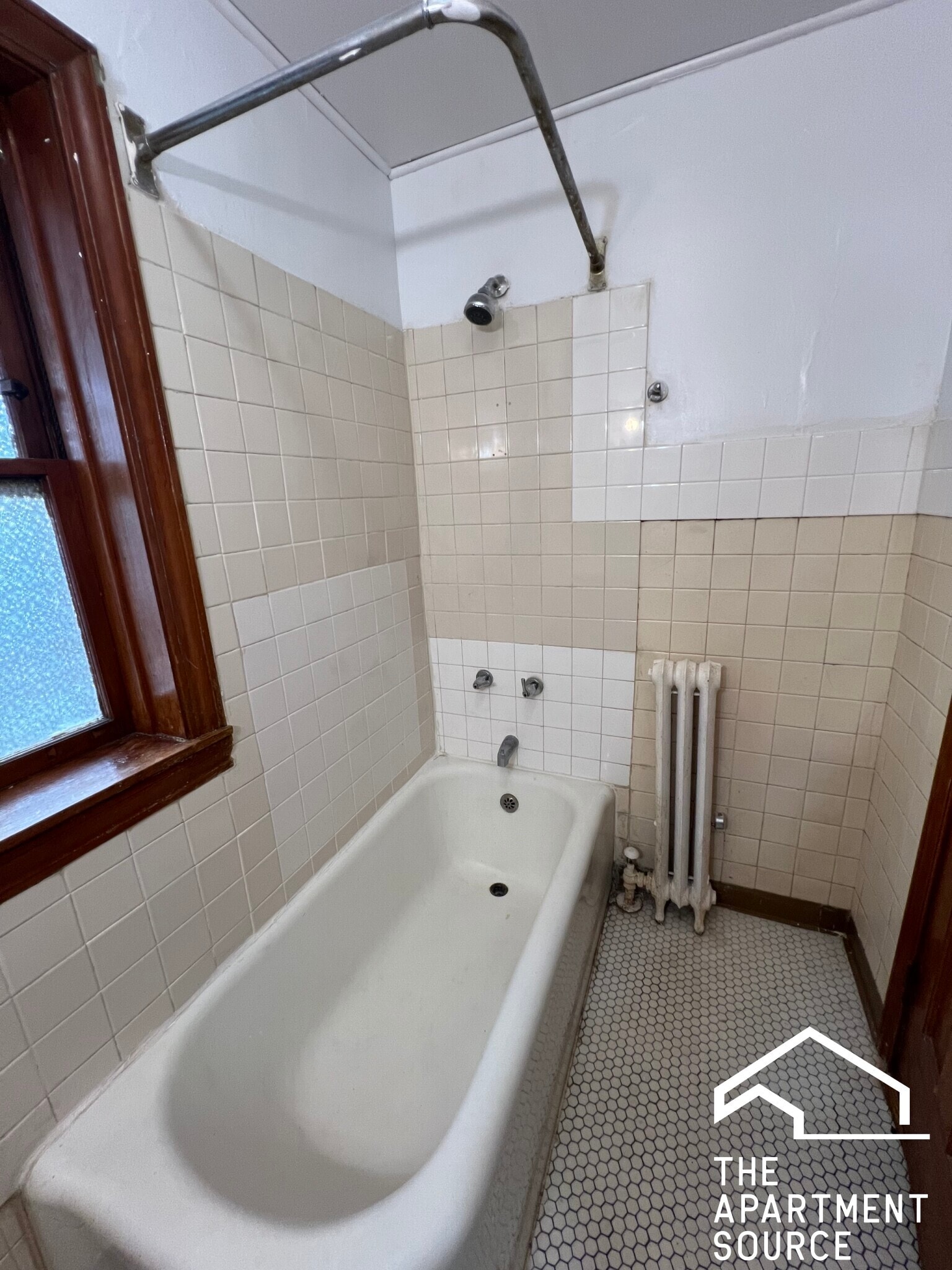 Building Photo - 3150 N Linder Ave