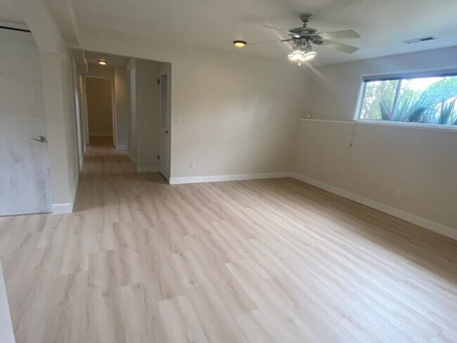 Building Photo - $3950 2520 SqFt, SFH/4BDR,2BA,office/Garag...