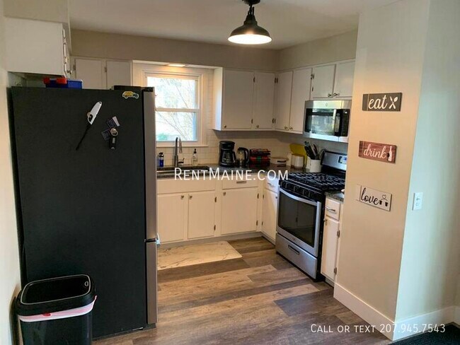 Building Photo - 5 Spencer St