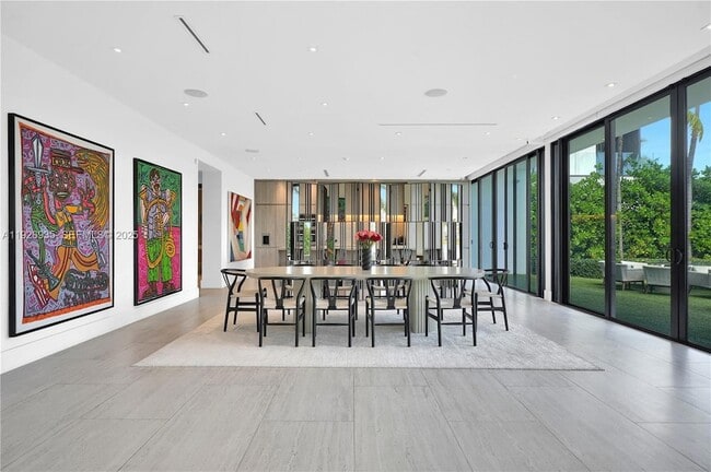 Building Photo - 5501 Pine Tree Dr