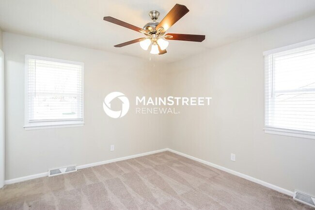 Building Photo - 3 Bedroom Pet-Friendly Home in KANSAS CITY, MO with Main Street Renewal