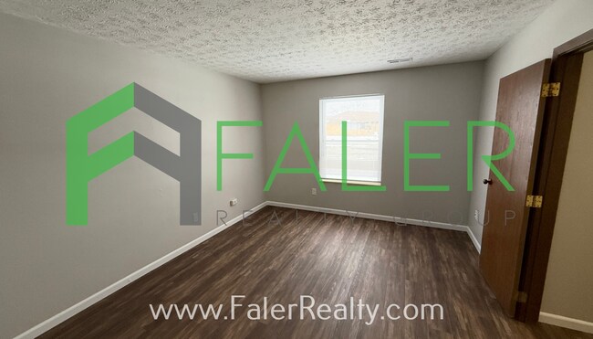Building Photo - 5265-5303 Belle Isle Dr