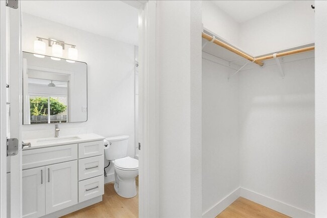 Building Photo - 1832 9th St