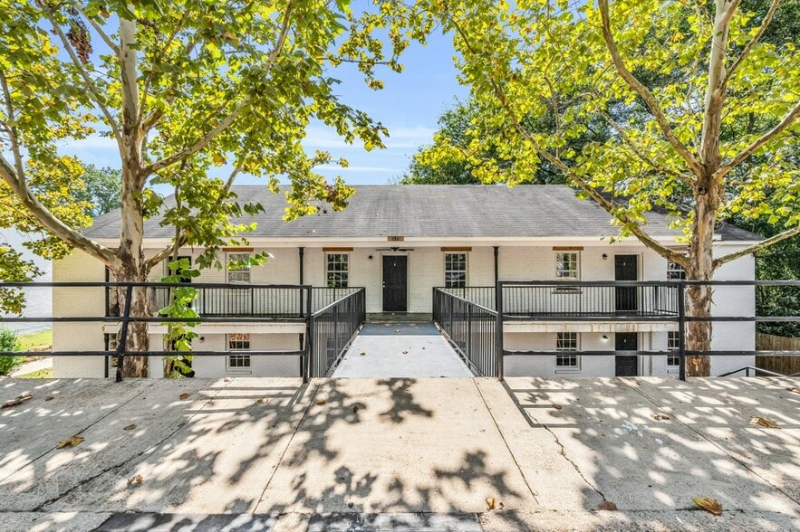 Primary Photo - The Ridge Apartments