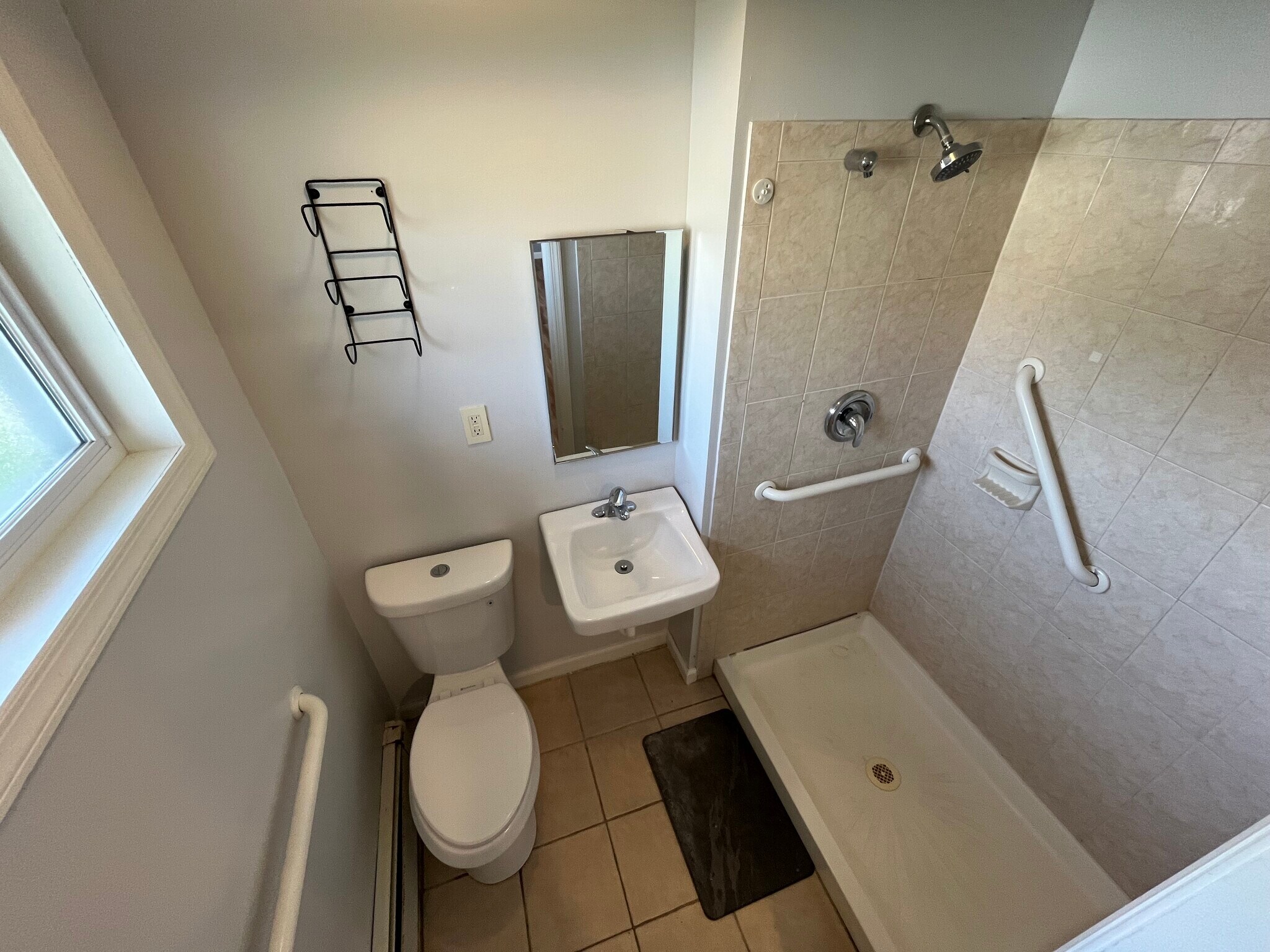 Building Photo - 33 Country Greens Dr